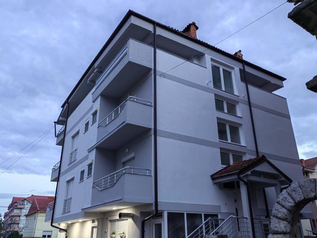 Vila Bolonja Struga Exterior foto